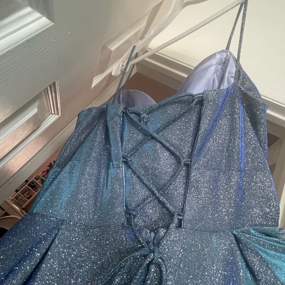 Prom dress - Picture 4 of 5